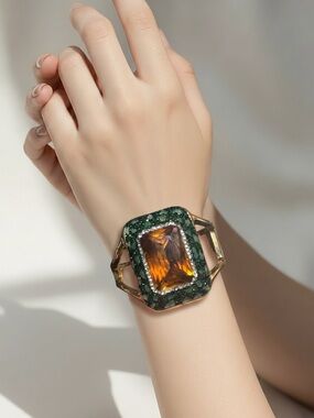 Turkish Sultan Inspired Stone Color Changing
Stone Bracelet Amber and Green